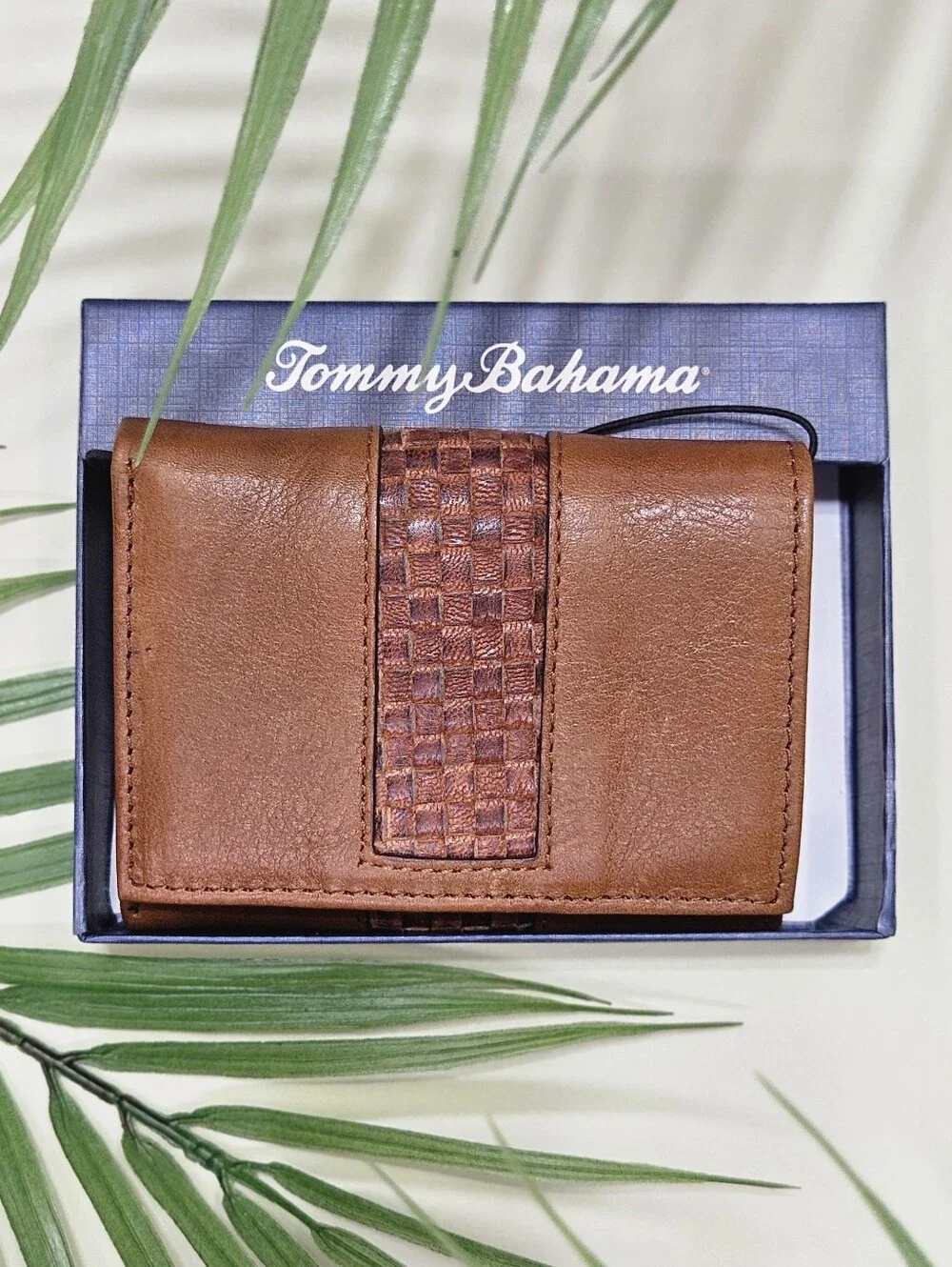 Tommy Bahama Brown Trifold Woven Inlay Wallet Boho Vacation Beach Summer Spring